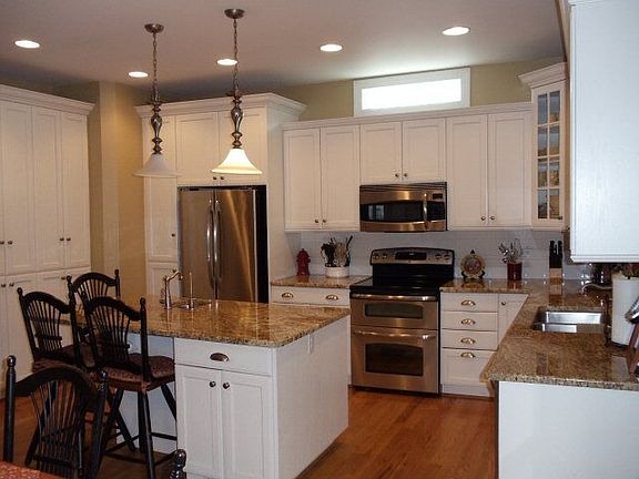 4th image of 8 Woodsview Dr