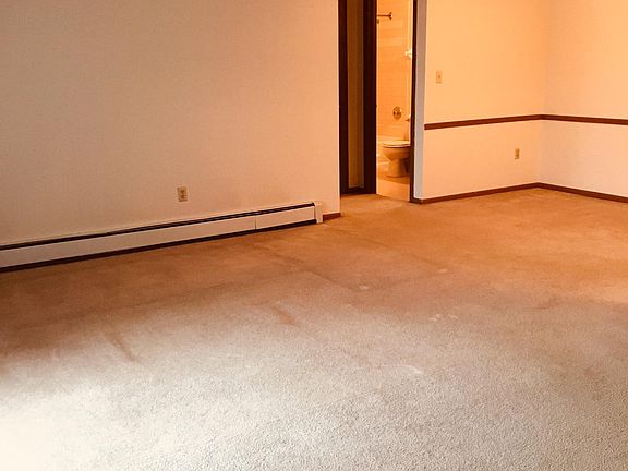 3rd image of 6369 Saint Andrews Dr APT 3