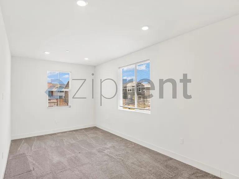 5545 Oberon Ave — Photo 15