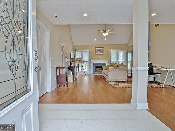 4th image of 304 Lamella Ln