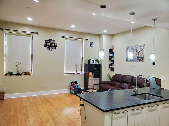 3rd image of 4 Beacon Way APT 1204