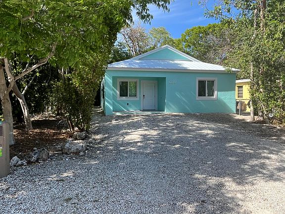 3rd image of 639 Cabrera St