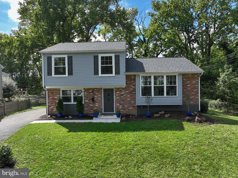1st image of 1215 Van Buren Dr #1215