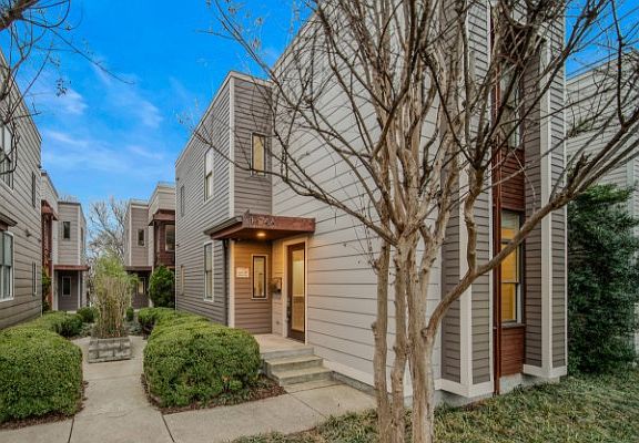 3rd image of 1074 2nd Ave S #A
