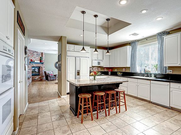 3rd image of 43 W San Juan Ave