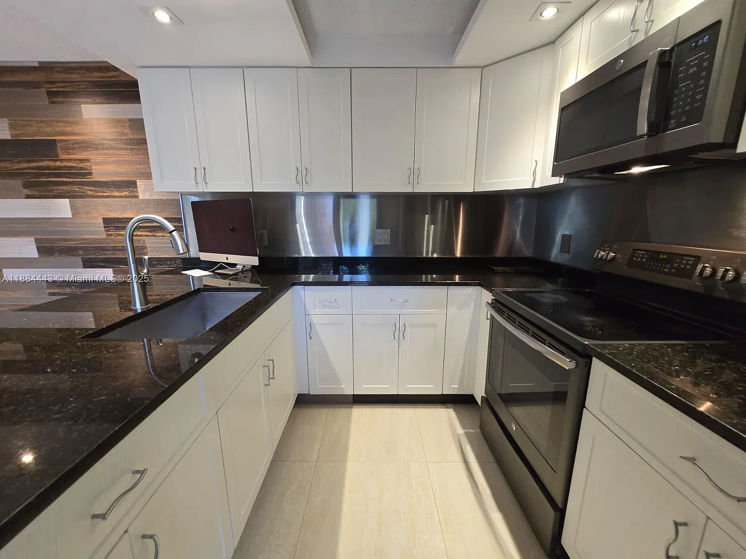 3 bed, 1489 sqft, $3,600 — Photo 4