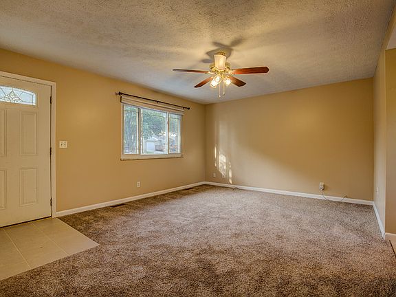 4th image of 4214 Copperfield Ln