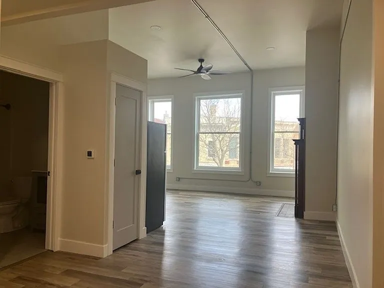 133-149 E Chestnut St — Photo 2