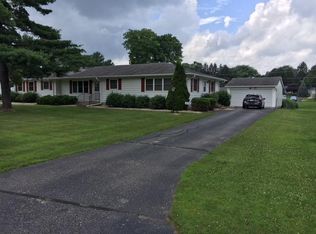 1512 Riggert Rd, Fort Atkinson, WI 53538