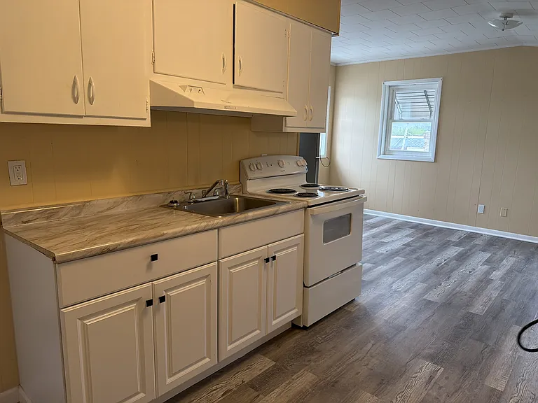 120 E 1st Ave #301 — Photo 2
