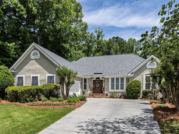 1104 Fox Creek Ct, Woodstock, GA 30189