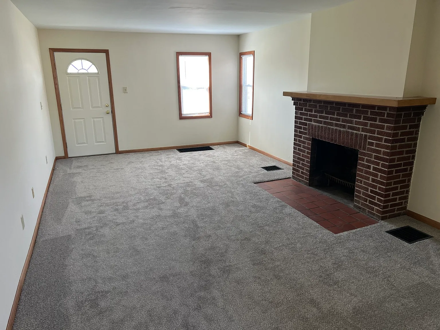 2 bed, 1201 sqft, $1,500 — Photo 2