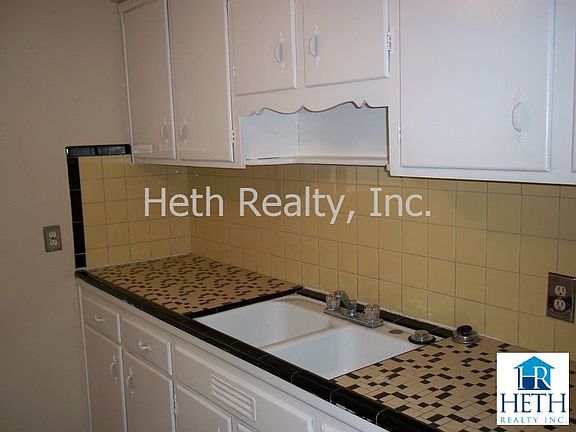 3rd image of 1806 Van Wert Ave APT 3