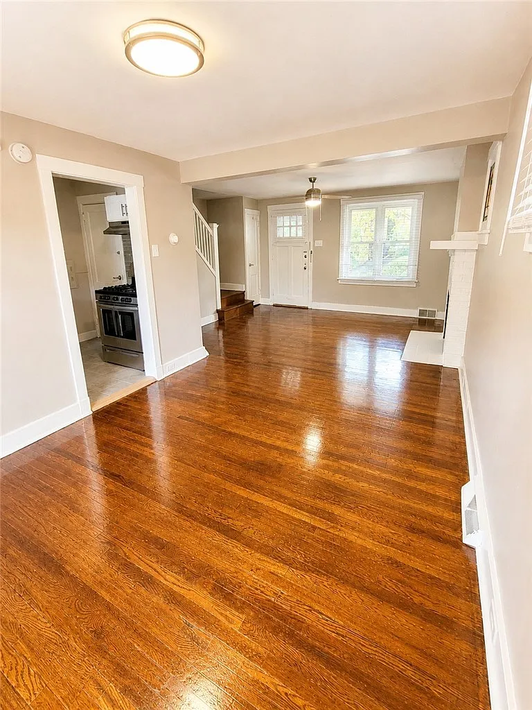 2 bed, 755 sqft, $1,555 — Photo 3