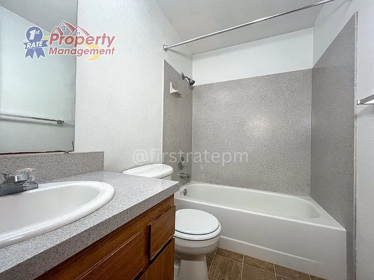 3219 Rose Hill St — Photo 34