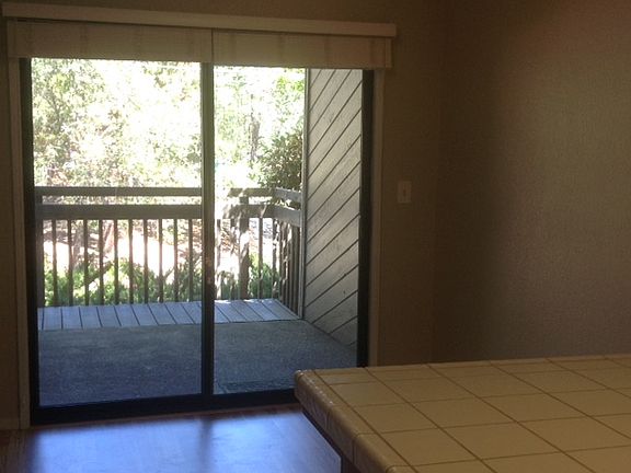 5th image of 796 Dorothy Way