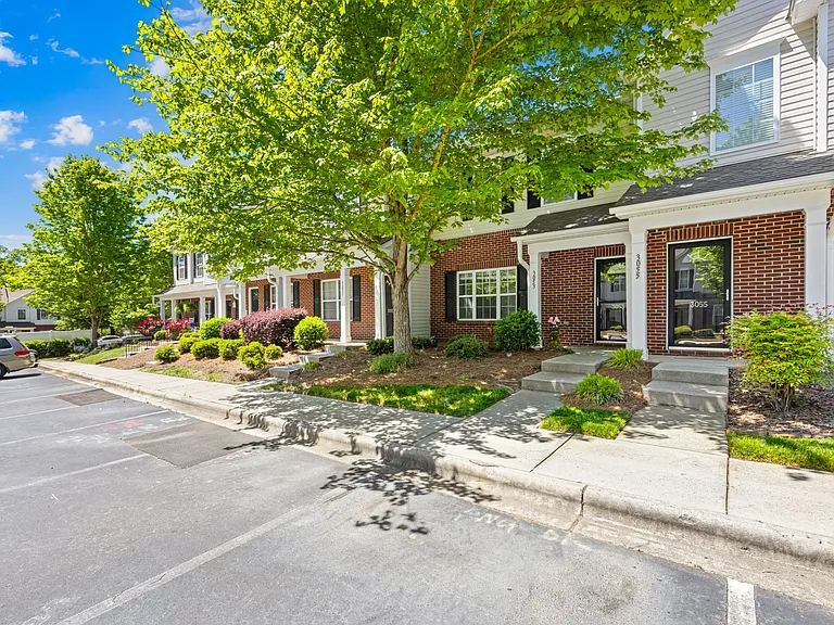 3053 Summerfield Ridge Ln — Photo 2