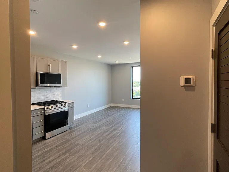 365A Western Ave #607 — Photo 5
