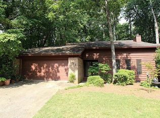 135 Lakeview Rdg E, Roswell, GA 30076