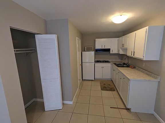 3rd image of 27637 Franklin St #3