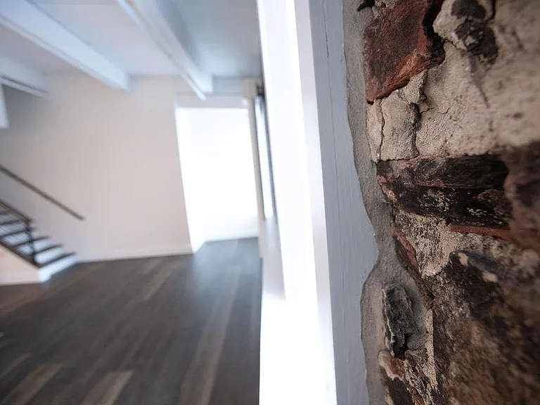 411 W Portage Ave #6 — Photo 9