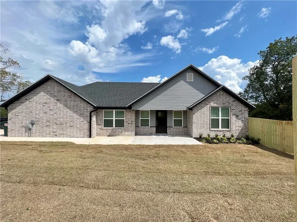 252 Presley Loop, Huntsville, AR 72740