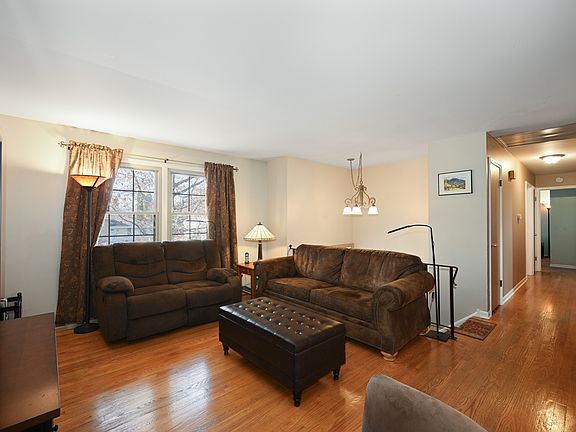 2nd image of 616 Shorewood Dr