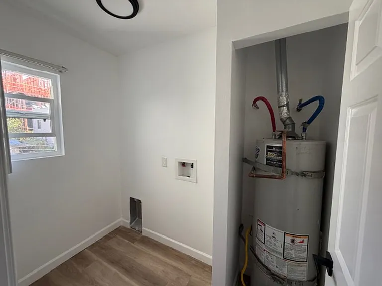 4705 Willowbrook Ave — Photo 55