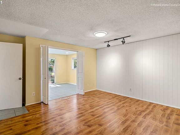 3rd image of 3888 NE Meadow Ln