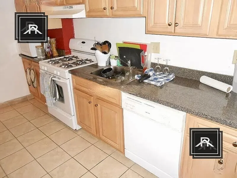 4 bed, 2.0 bath, $4,200 — Photo 4