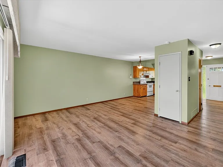 106 Smithridge Park — Photo 13