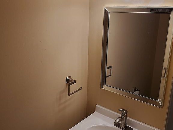 1/2 Bath downstairs 