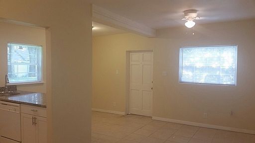 4th image of 2416 Mayer St APT 5
