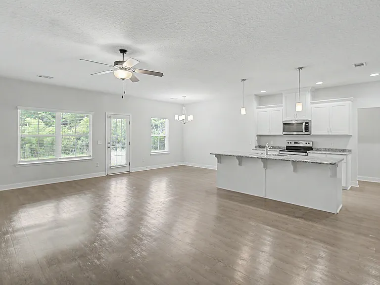 315 Grayson Ave — Photo 3