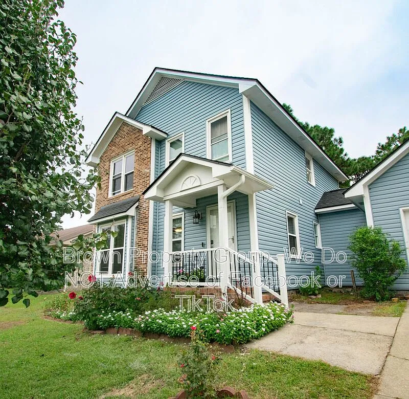 3 bed, 2.5 bath, 1618 sqft, $1,800 — Photo 2