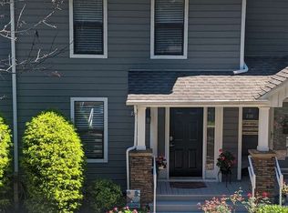 235 Shore Dr #G-4, Moneta, VA 24121