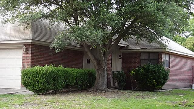 1st image of 1872 Kings Canyon Cir