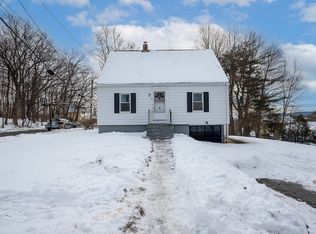41 Thorndike St, Fitchburg, MA 01420