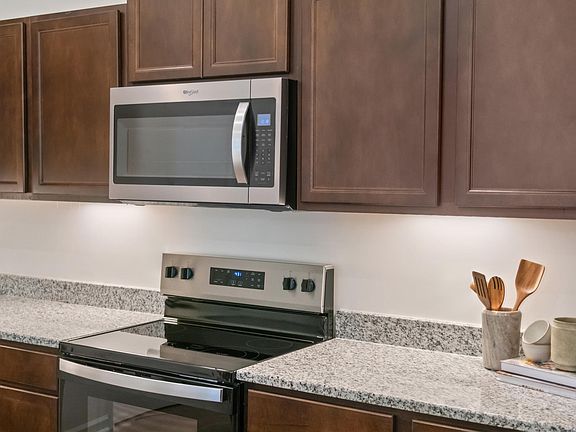 5th image of 715 Jade Creek Cir