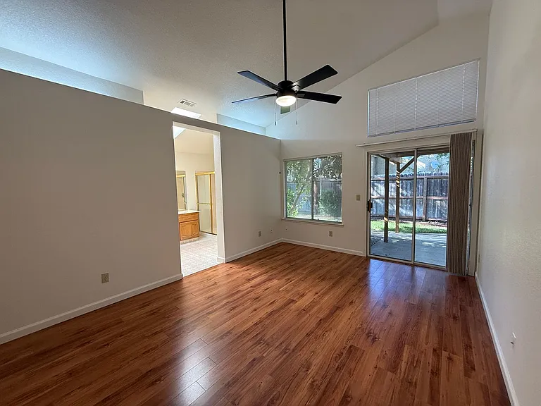 749 Oak Brook Dr — Photo 11