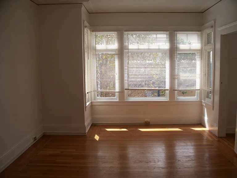2526 Van Ness Ave #7 — Photo 3