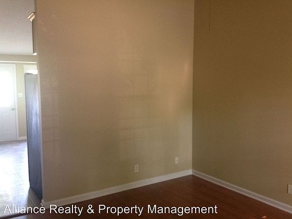 4th image of 558 Jacquie Dr