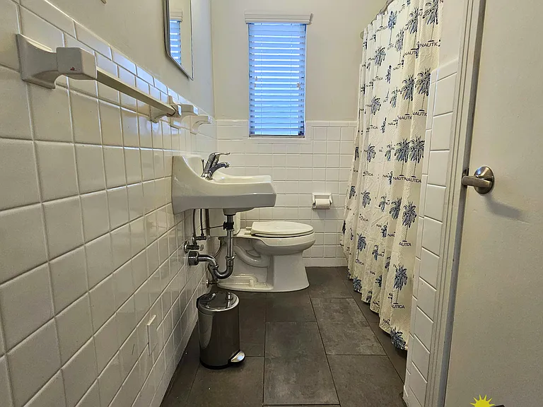 475 Riverside Dr — Photo 29
