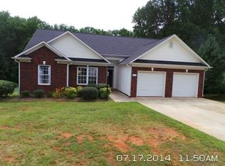 220 Laurelwood Dr, Boiling Springs, SC 29316