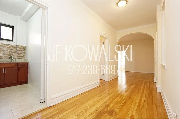 Rented by R New York | media 23