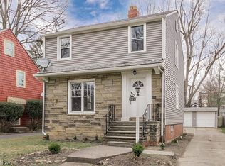 901 Roanoke Rd, Cleveland Heights, OH 44121