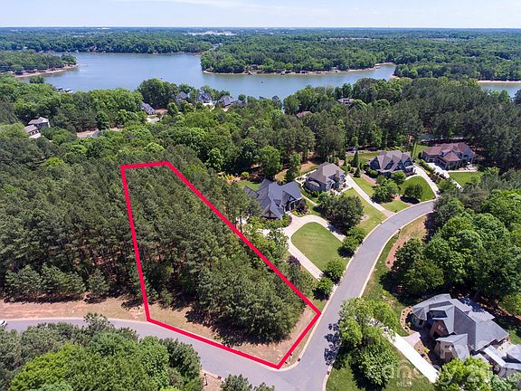 2nd image of 5017 Hermitage Ct #202