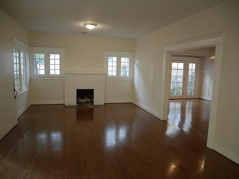 2419 W Sunset Blvd — Photo 6