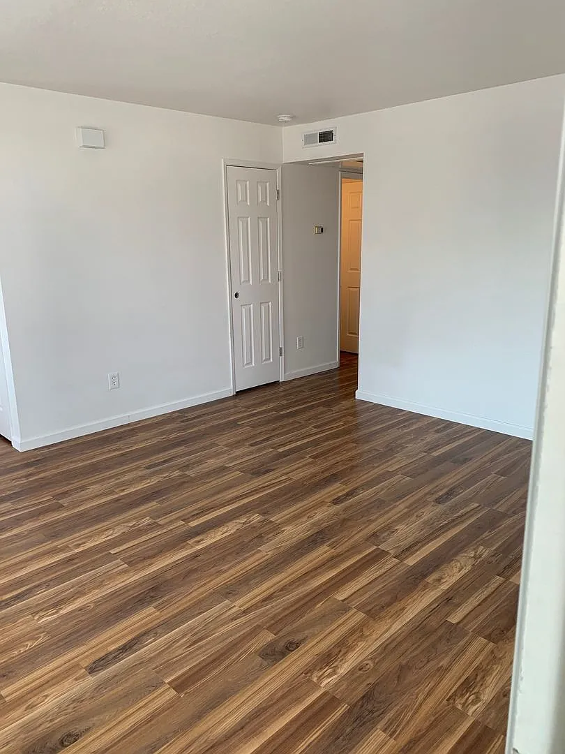 Peppertree Apartments — Photo 3