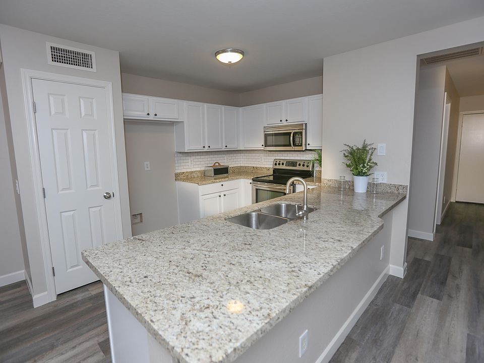 1st image of 12538 W Via Camille